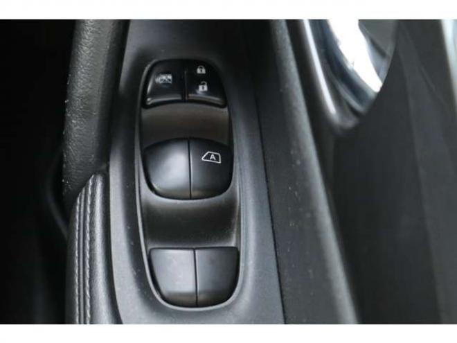 エクストレイル2.0 20S ハイブリッド 4WD　純正フルセグナビ　ETC　アラウンドビューカメラ　パーキングアシスト　ヒルディセントコントロール　クルーズコントロール　パーキングソナー 2000