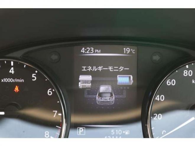 エクストレイル2.0 20S ハイブリッド 4WD　純正フルセグナビ　ETC　アラウンドビューカメラ　パーキングアシスト　ヒルディセントコントロール　クルーズコントロール　パーキングソナー 2000