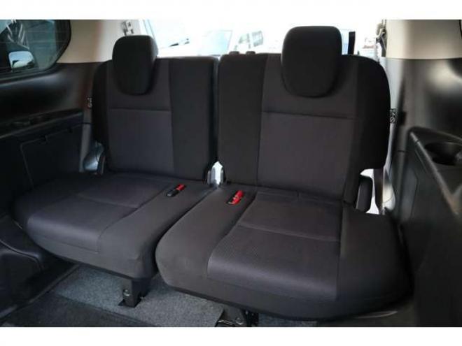 セレナ2.0 B 4WD　社外CDプレイヤー　アラウンドビューモニター　クルーズコントロール　エマージェンシーブレーキ　車線逸脱防止支援　パーキングセンサー 2000