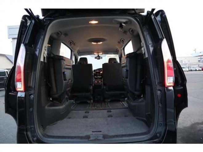 セレナ2.0 B 4WD　社外CDプレイヤー　アラウンドビューモニター　クルーズコントロール　エマージェンシーブレーキ　車線逸脱防止支援　パーキングセンサー 2000