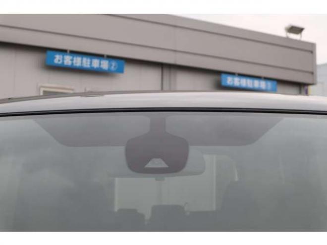 セレナ2.0 B 4WD　社外CDプレイヤー　アラウンドビューモニター　クルーズコントロール　エマージェンシーブレーキ　車線逸脱防止支援　パーキングセンサー 2000