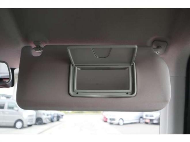 クロスビー1.0 ハイブリッド MX スズキ セーフティ サポートパッケージ装着車 4WD　CDプレイヤー　シートヒーター　アイドリングストップ　パーキングセンサー　デュアルセンサーブレーキサポート　ヒルディセントコントロール 1000