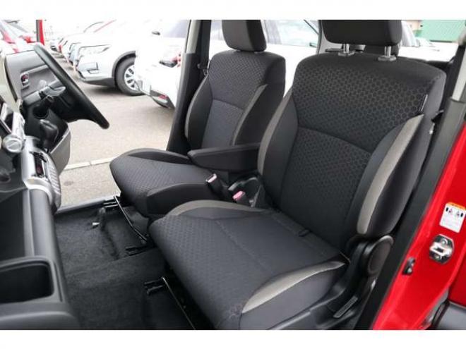 クロスビー1.0 ハイブリッド MX スズキ セーフティ サポートパッケージ装着車 4WD　CDプレイヤー　シートヒーター　アイドリングストップ　パーキングセンサー　デュアルセンサーブレーキサポート　ヒルディセントコントロール 1000