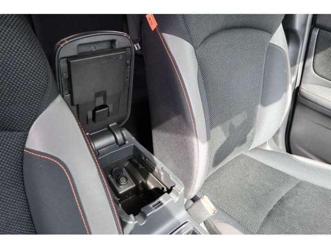 インプレッサXV2.0i-L アイサイト 4WD　純正ナビ　バックカメラ　ETC 前側ドラレコ 2000