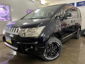 デリカ　Ｄ：５　本州仕入　ワンオーナー　寒冷地仕様　禁煙車　両側パワースライドドア　アルパインリアモニター　新品ＴＯＹＯホワイトレター　新品ＪＡＯＳブラックマッドガード　社外１６ＡＷ＋スタッドレスタイヤ付　ＥＴＣ 4WD 2400 5Dr
