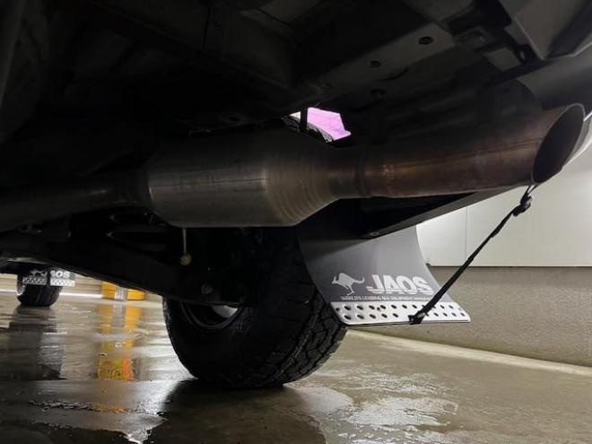 デリカＤ：５　本州仕入　ワンオーナー　寒冷地仕様　禁煙車　両側パワースライドドア　アルパインリアモニター　新品ＴＯＹＯホワイトレター　新品ＪＡＯＳブラックマッドガード　社外１６ＡＷ＋スタッドレスタイヤ付　ＥＴＣ 4WD 2400 5Dr