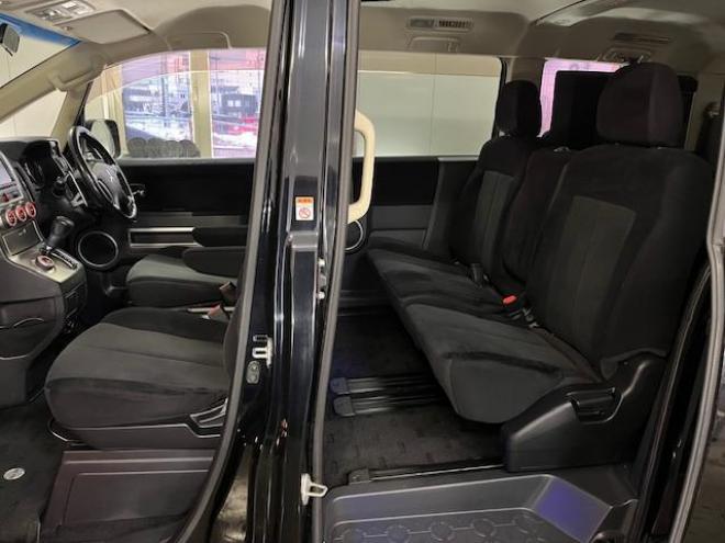 デリカＤ：５　本州仕入　ワンオーナー　寒冷地仕様　禁煙車　両側パワースライドドア　アルパインリアモニター　新品ＴＯＹＯホワイトレター　新品ＪＡＯＳブラックマッドガード　社外１６ＡＷ＋スタッドレスタイヤ付　ＥＴＣ 4WD 2400 5Dr