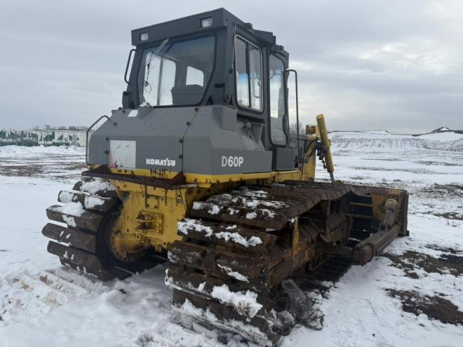 ブルドーザーD60P-11