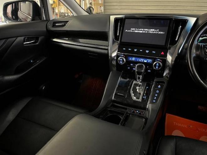 アルファードハイブリッド本州仕入　禁煙車　モデリスタエアロ　純正１０インチビッグナビ　純正リアフリップダウンモニター　フルセグ地デジ　ＤＶＤ再生　Ｂｌｕｅｔｏｏｔｈ　デジタルインナーミラー　シーケンシャルウィンカー　ＥＴＣ 4WD 2500 5Dr