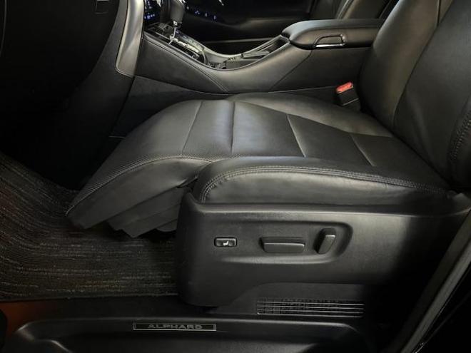 アルファードハイブリッド本州仕入　禁煙車　モデリスタエアロ　純正１０インチビッグナビ　純正リアフリップダウンモニター　フルセグ地デジ　ＤＶＤ再生　Ｂｌｕｅｔｏｏｔｈ　デジタルインナーミラー　シーケンシャルウィンカー　ＥＴＣ 4WD 2500 5Dr