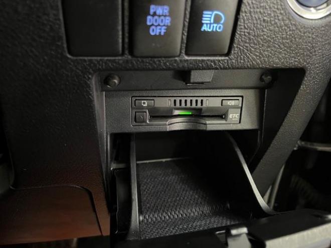 アルファードハイブリッド本州仕入　禁煙車　モデリスタエアロ　純正１０インチビッグナビ　純正リアフリップダウンモニター　フルセグ地デジ　ＤＶＤ再生　Ｂｌｕｅｔｏｏｔｈ　デジタルインナーミラー　シーケンシャルウィンカー　ＥＴＣ 4WD 2500 5Dr