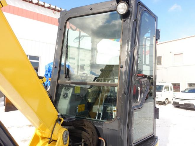 バックホーヤンマー　VIO30-6　バケット容量0.12m3