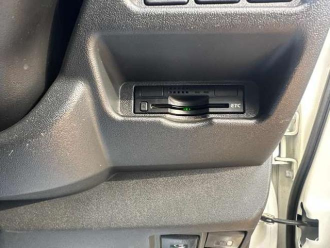 ハイエースバン3.0 DX ロング ハイルーフ GLパッケージ ディーゼルターボ 4WD　純正ナビTV　バックカメラ　寒冷地仕様　キーレス　ETC　ワンオーナー　パワーウィンドウ　パワステ　両側スライドドア 3000