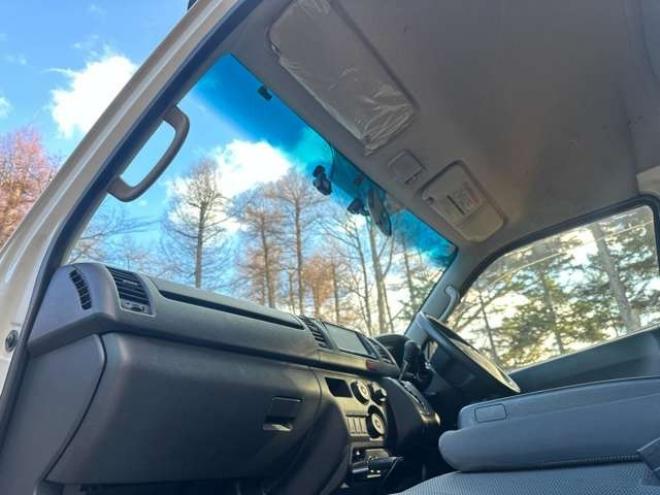 ハイエースバン3.0 DX ロング ハイルーフ GLパッケージ ディーゼルターボ 4WD　純正ナビTV　バックカメラ　寒冷地仕様　キーレス　ETC　ワンオーナー　パワーウィンドウ　パワステ　両側スライドドア 3000