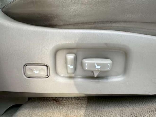 ランドクルーザー100 4.2 VXリミテッド ディーゼルターボ 4WD　エンジンスターター　ETC 純正アルミ　純正ナビ　電動シート　シートヒーター　コンソールクーラーBOX　バックカメラ　パワステ　パワーウィンドウ　クルーズコントロール　ABS 4200