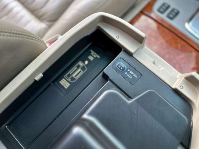 ランドクルーザー100 4.2 VXリミテッド ディーゼルターボ 4WD　エンジンスターター　ETC 純正アルミ　純正ナビ　電動シート　シートヒーター　コンソールクーラーBOX　バックカメラ　パワステ　パワーウィンドウ　クルーズコントロール　ABS 4200