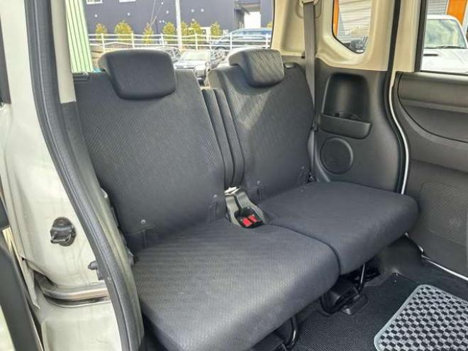 N-BOXカスタムG Lパッケージ 4WD　社外ナビ　左側電動スライドドア　バックカメラ　純正アルミホイール　キーレスエントリー　ABS　パワーウィンドウ　パワステ　盗難防止装置 660