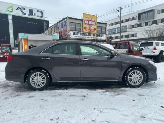 カムリハイブリッド2.5 Gパッケージ　純正アルミ　純正ナビ　ETC　ワンセグ　バックカメラ　パワステ　パワーウィンドウ　キーレスエントリー　電動シート　クルーズコントロール　横滑り防止装置　盗難防止装置 正規輸入車 2WD 2500