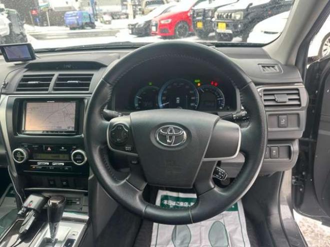 カムリハイブリッド2.5 Gパッケージ　純正アルミ　純正ナビ　ETC　ワンセグ　バックカメラ　パワステ　パワーウィンドウ　キーレスエントリー　電動シート　クルーズコントロール　横滑り防止装置　盗難防止装置 正規輸入車 2WD 2500