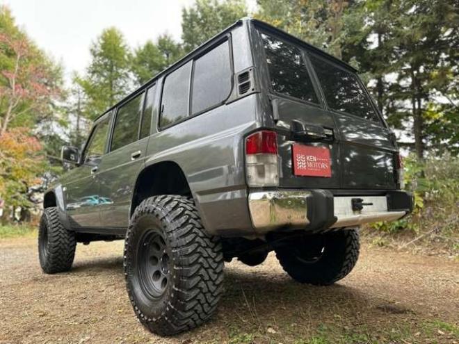 サファリ4.2 エクストラ標準ルーフAD ディーゼル 4WD　リフトアップ　リアヒーター　社外サンルーフ　ドライブレコーダー　ETC　可倒式リアシート　パワステ　社外アルミホイール　社外オーディオ　マッドタイヤ　全塗装済　ターボ 4200