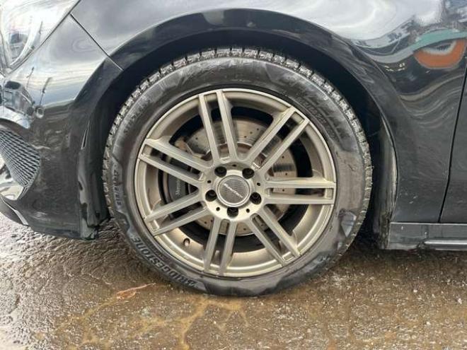 ベンツCLAクラス CLA250 4マチック 4WD　ナビ　TV　バックカメラ　アルミホイール　ディスチャージドランプ　電動シート　パワステ　パワーウィンドウ　キーレス　ETC　シートヒーター　横滑り防止装置　アイドリングストップ　クルーズコントロール 正規輸入車 2000