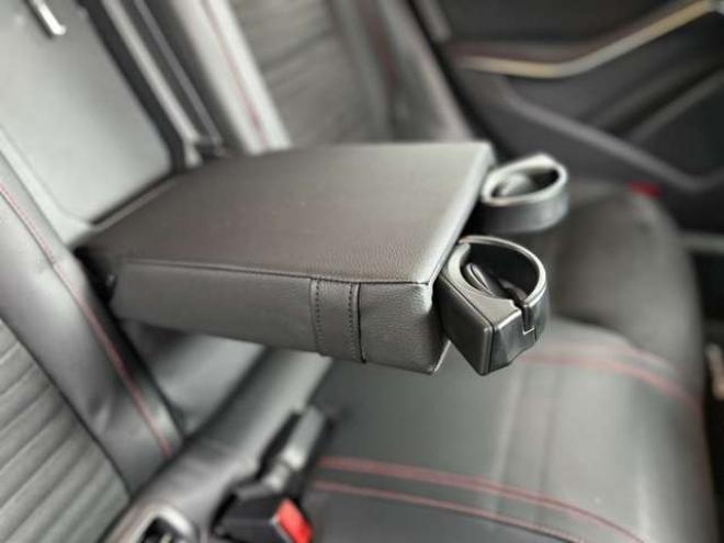 ベンツCLAクラス CLA250 4マチック 4WD　ナビ　TV　バックカメラ　アルミホイール　ディスチャージドランプ　電動シート　パワステ　パワーウィンドウ　キーレス　ETC　シートヒーター　横滑り防止装置　アイドリングストップ　クルーズコントロール 正規輸入車 2000