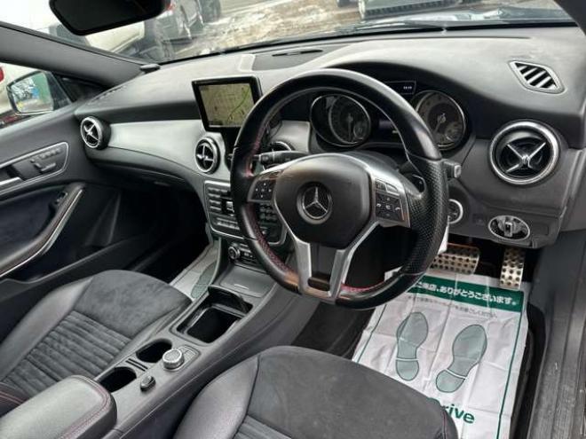 ベンツCLAクラス CLA250 4マチック 4WD　ナビ　TV　バックカメラ　アルミホイール　ディスチャージドランプ　電動シート　パワステ　パワーウィンドウ　キーレス　ETC　シートヒーター　横滑り防止装置　アイドリングストップ　クルーズコントロール 正規輸入車 2000