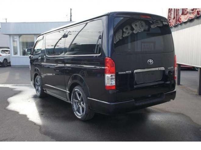 レジアスエース2.8 スーパーGL ダークプライムII ロングボディ ディーゼルターボ 4WD　415COBRA　S-6ボンネット&クリーンルック3Fリップ&ステージ2ルーフスポイラー&バッドラッカーSD-6　17インチAW　ヨコハマPARADA215/60R17　両側パワースライドドア　ETC　社外コンソールBOX 2800