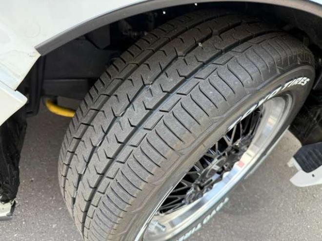 ハイエースバン2.8ダークプライムIIマルチロールトランスポータータイプIロングディーゼルターボ4WD　寒冷地仕様　ワンオーナー　ESSEX　ENCM17インチアルミ　ヨコハマパラダ　ESSEXフロントリップスポイラー　ローフォルムフェンダー　ローダウン　パワースライドドア　LEDテールランプ 2800