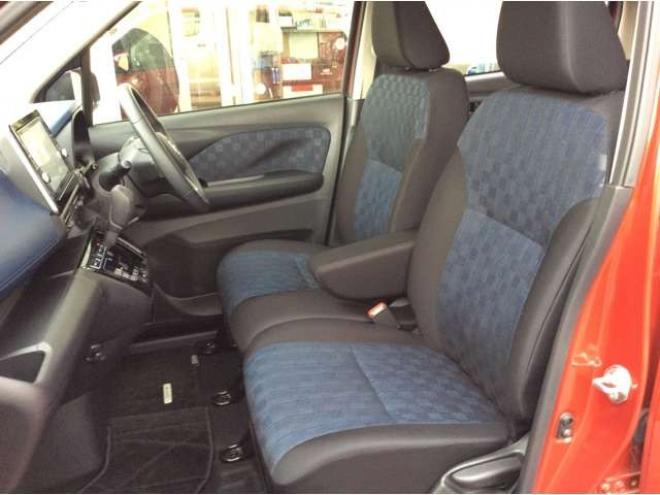 デイズハイウェイスターX 4WD　プッシュスタート　スマートキー　日産純正ナビ　フルセグTV　CD　Bluetooth　全方向カメラ　バックカメラ　本革巻きステアリング　ステアリングスイッチ　クルーズコントロール　シートヒーター　ETC 660