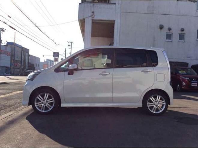 ムーヴカスタム RS SA 4WD　プッシュスタート　スマートキー　エンスタ　本革巻きステアリング　電動格納ミラー　フロントフォグ　ETC　横滑り防止　衝突被害軽減　アイドリングストップ　純正ナビ　フルセグTV　HDMI入出力対応　Bluetooth 660