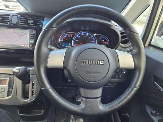 ムーヴカスタム RS SA 4WD　プッシュスタート　スマートキー　エンスタ　本革巻きステアリング　電動格納ミラー　フロントフォグ　ETC　横滑り防止　衝突被害軽減　アイドリングストップ　純正ナビ　フルセグTV　HDMI入出力対応　Bluetooth 660