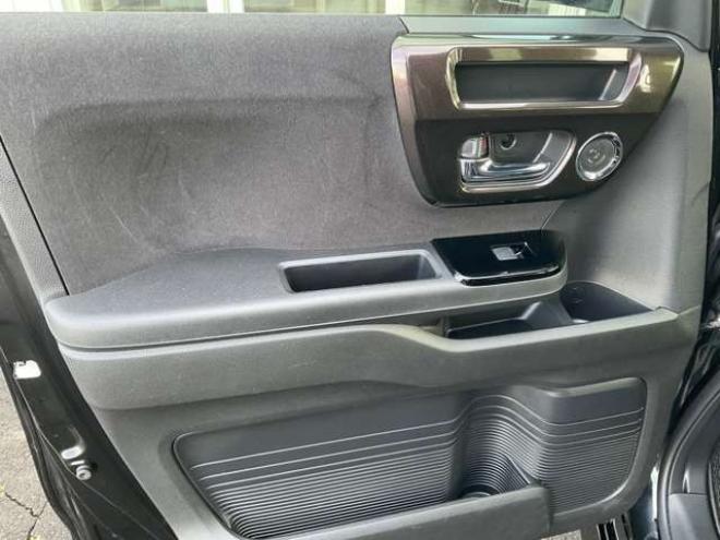 N-BOXカスタム 660 G L ホンダセンシング 4WD　純正ナビ・TV　バックカメラ　両側パワスラ　純正エンジンスターター　プッシュスタート　クルコン　ETC　LEDヘッドライト　フォグランプ　シートヒーター　ドラレコ　bluetooth 660