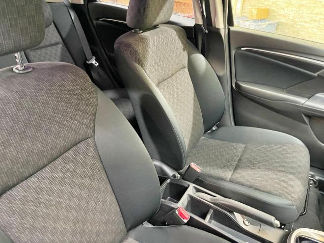 フィット13G Fパッケージ 4WD 5年保証 スマキー 寒冷地仕様 禁煙 車検整備2年付 修復歴無