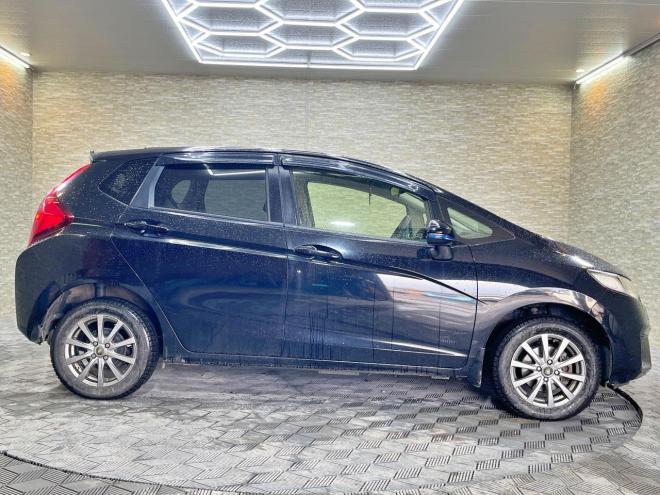 フィット13G Fパッケージ 4WD 5年保証 スマキー 寒冷地仕様 禁煙 車検整備2年付 修復歴無