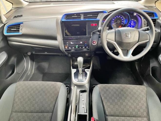 フィット13G Fパッケージ 4WD 5年保証 スマキー 寒冷地仕様 禁煙 車検整備2年付 修復歴無