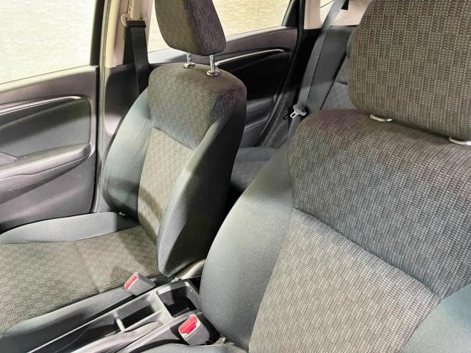 フィット13G Fパッケージ 4WD 5年保証 スマキー 寒冷地仕様 禁煙 車検整備2年付 修復歴無