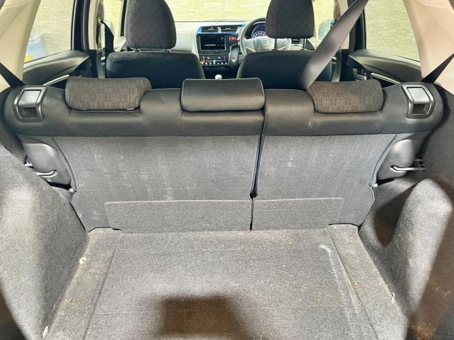 フィット13G Fパッケージ 4WD 5年保証 スマキー 寒冷地仕様 禁煙 車検整備2年付 修復歴無