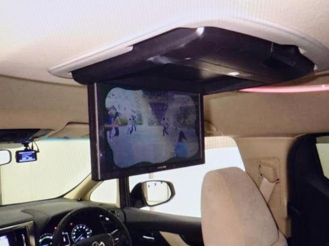 ヴェルファイアハイブリッドX 本州車寒冷地仕様 ナビTVバックカメラ 両側スライドドア プッシュスタート 7人乗 車検新規2年 保証付！ 4WD 2500 5Dr