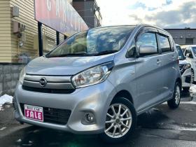 デイズ　S 4WD　エマージェンシーブレーキ　シートヒーター　フォグライト　ABS　アイドリングストップ 660