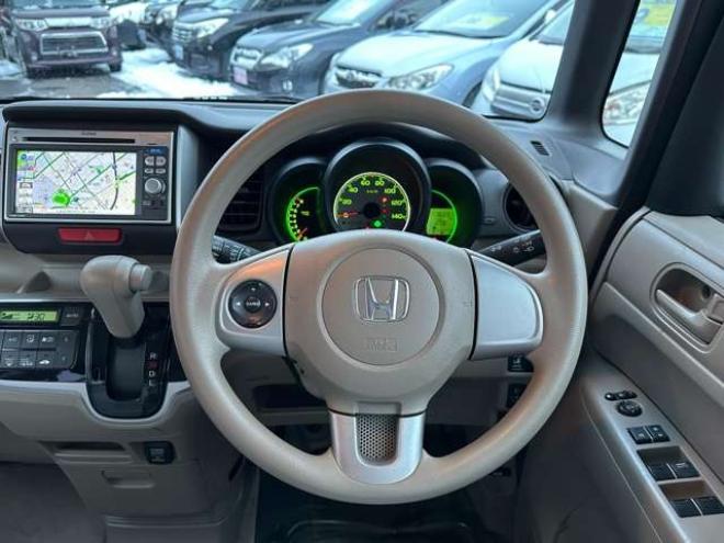 N-BOXカスタムG Lパッケージ 4WD　左側パワースライドドア　SDナビ　　バックモニター　社外アルミホイール冬　社外アルミホイール夏　プッシュスタート　キーレスキー 660