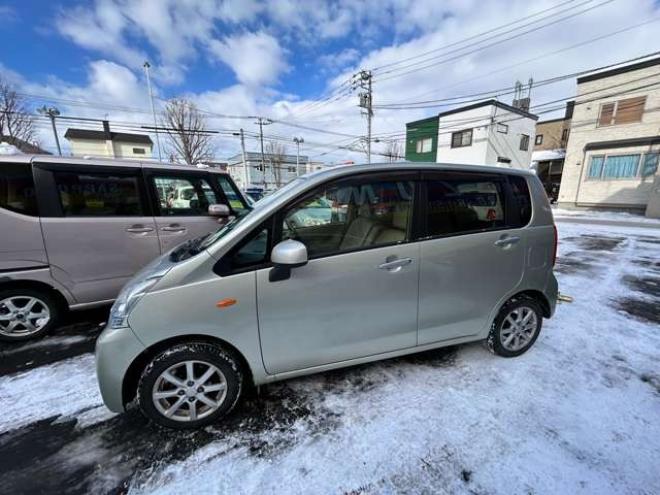 ムーヴカスタム X リミテッド 4WD　ナビ　バックモニター 660