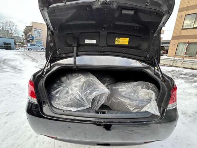 クラウンロイヤル 2.5 ロイヤル i-Four 4WD　ナビバックモニターフルセグTV　エンジンスターター　夏冬タイヤ付き　クルーズコントロール 2500