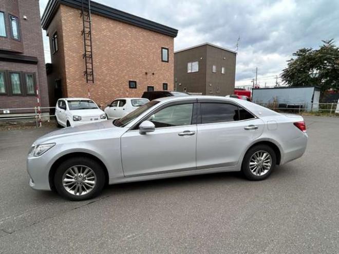 クラウンロイヤル 2.5 ロイヤルサルーン i-Four 4WD　ナビフルセグTVバックモニター　エンジンスターター 2500