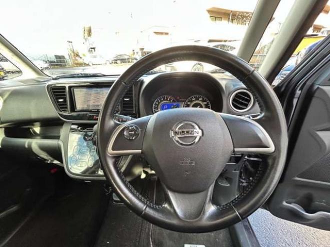 デイズルークスハイウェイスターX Gパッケージ 4WD　ナビフルセグTV　バックモニター　エンジンスターター　　　インテリジェントキー　パワースライドドア 660