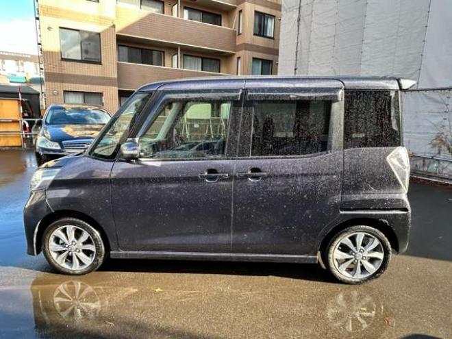 デイズルークスハイウェイスターX Gパッケージ 4WD　ナビフルセグTV　バックモニター　エンジンスターター　　　インテリジェントキー　パワースライドドア 660