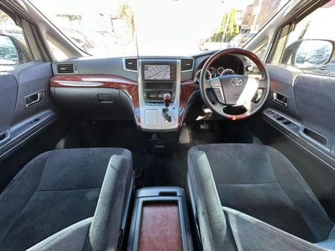 ヴェルファイア2.4 Z プラチナセレクションII 4WD　HDDナビ　ワンセグ　両側パワースライドドア　パワーバックドア　コーナーセンサー　横滑り防止装置　ビルトインETC 社外アルミホイール夏　バックモニター　社外エンジンスターター　プッシュスタート 2400