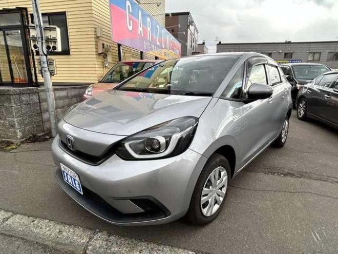 フィット1.5 e:HEV ベーシック 4WD　e-HEV クルーズコントロール　レーンキープ　冬タイヤセット付 1500