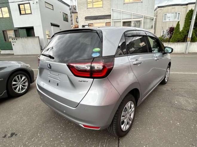 フィット1.5 e:HEV ベーシック 4WD　e-HEV クルーズコントロール　レーンキープ　冬タイヤセット付 1500