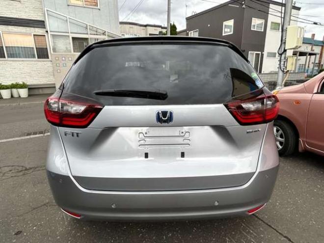 フィット1.5 e:HEV ベーシック 4WD　e-HEV クルーズコントロール　レーンキープ　冬タイヤセット付 1500